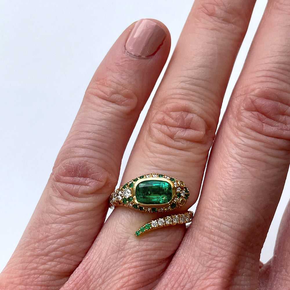 18K Yellow Gold Emerald & Diamond Snake Spiral Ring