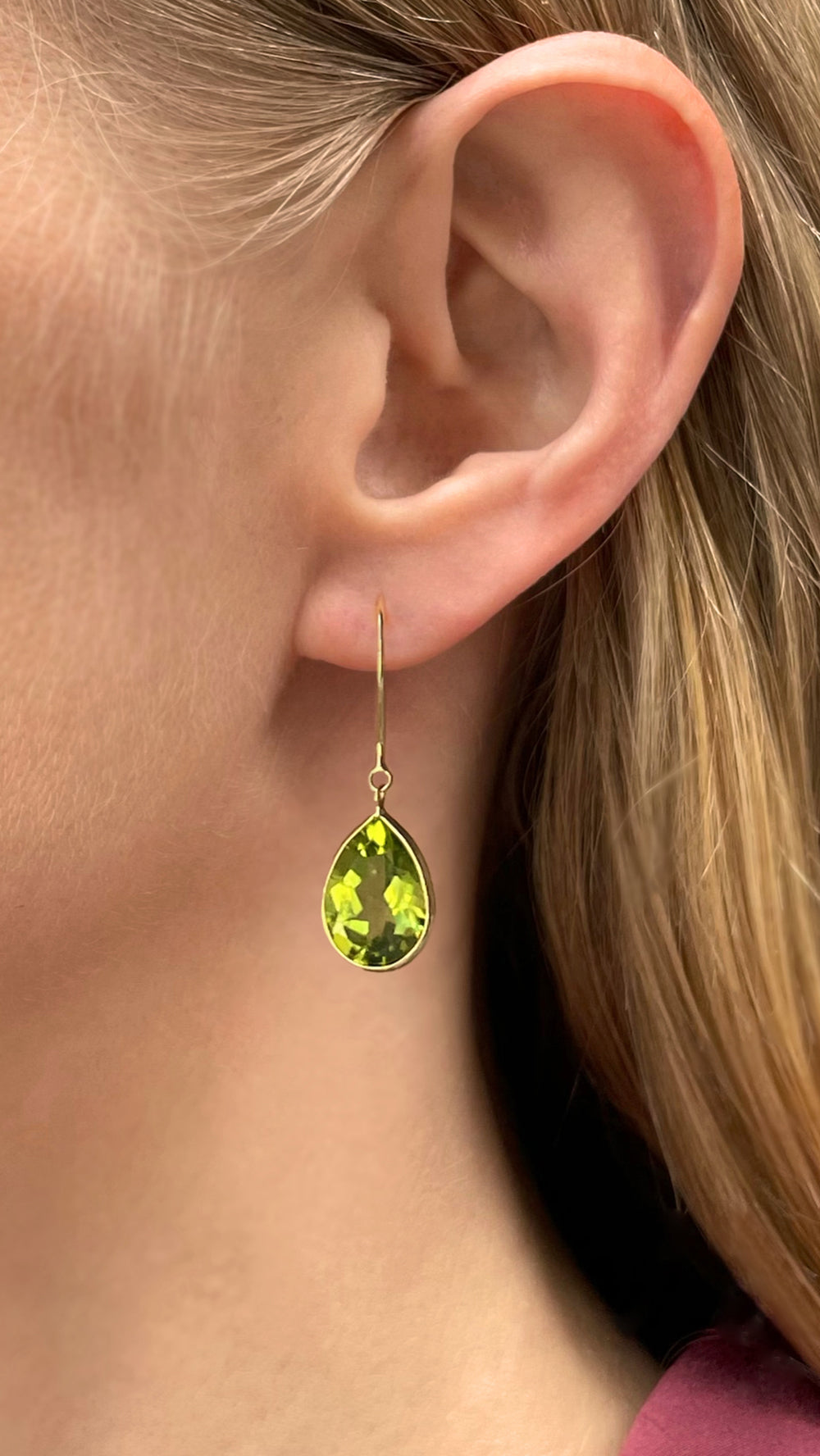 18K Yellow Gold Pear-Shaped Peridot Earrings