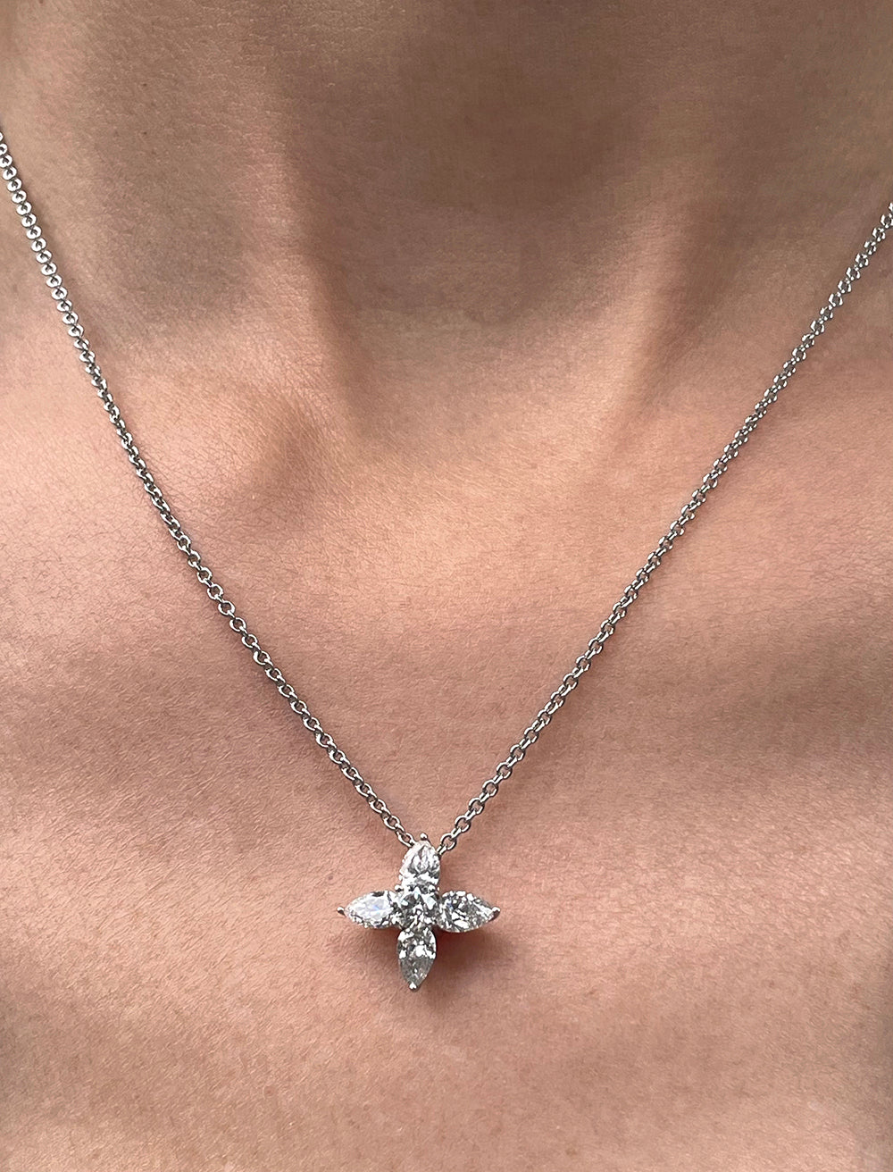 Star Pendant 18k White Gold