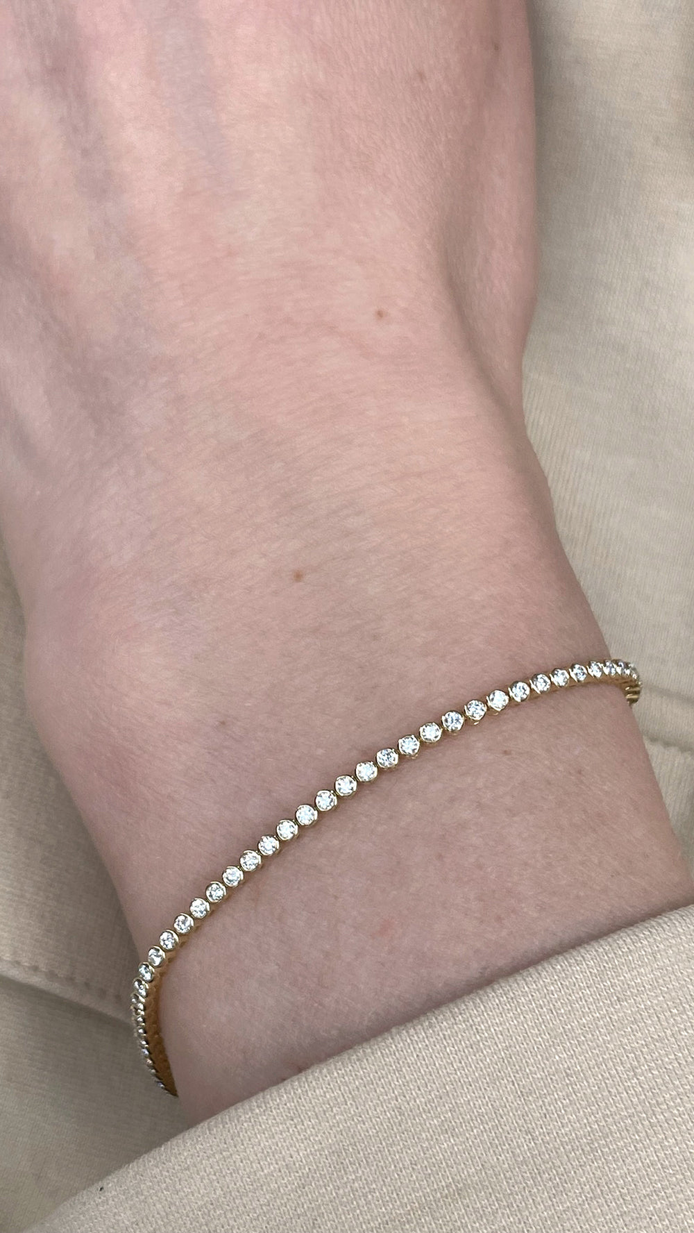 18K Yellow Gold Diamond Bezel Tennis Bracelet – 1.02 Carat Total Weight