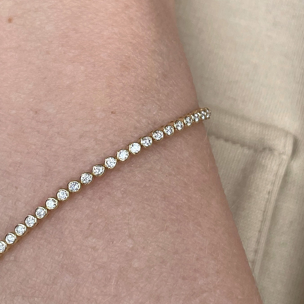 18K Yellow Gold Diamond Bezel Tennis Bracelet – 1.02 Carat Total Weight