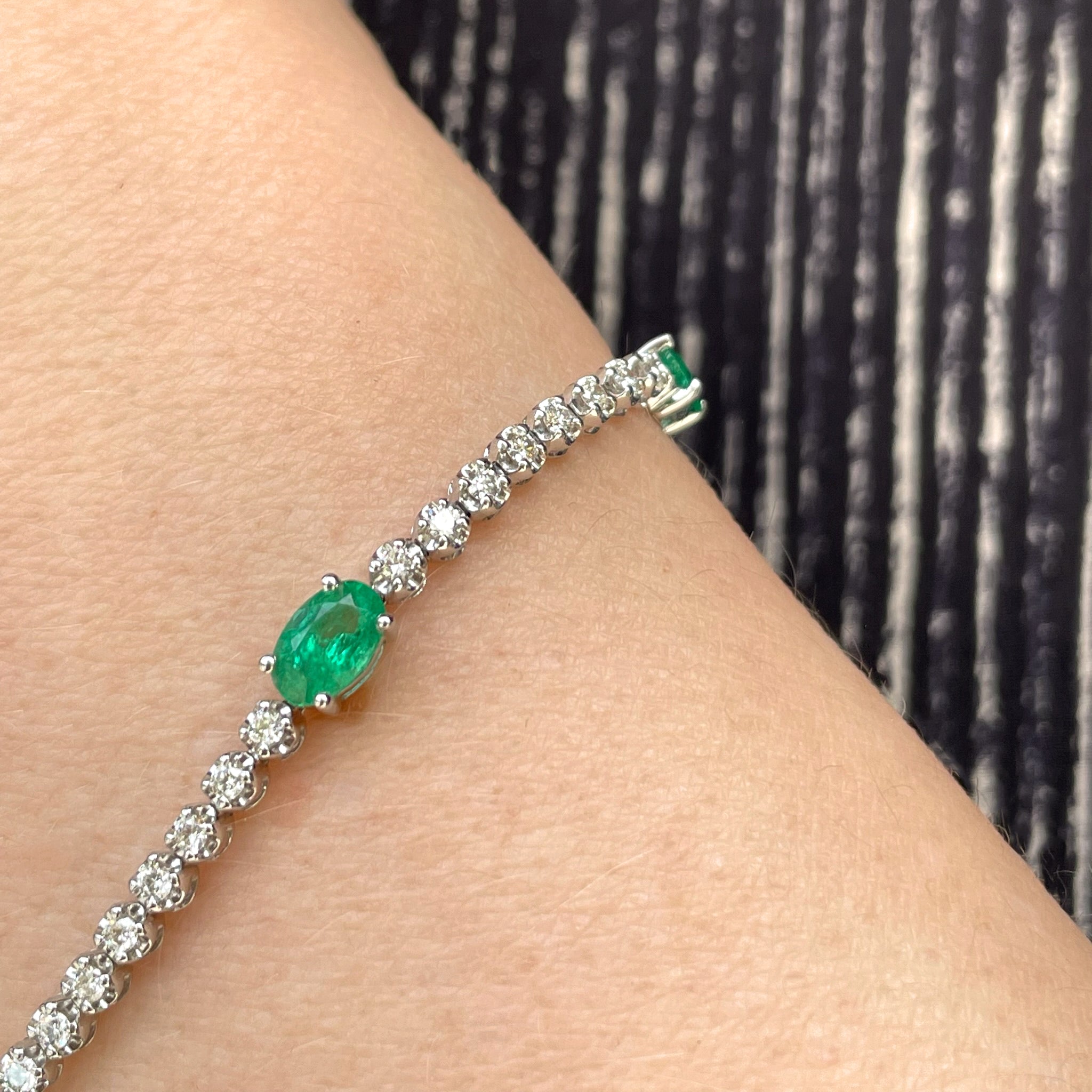 18K White Gold Diamond & Emerald Tennis Bracelet – 3.00 TCW