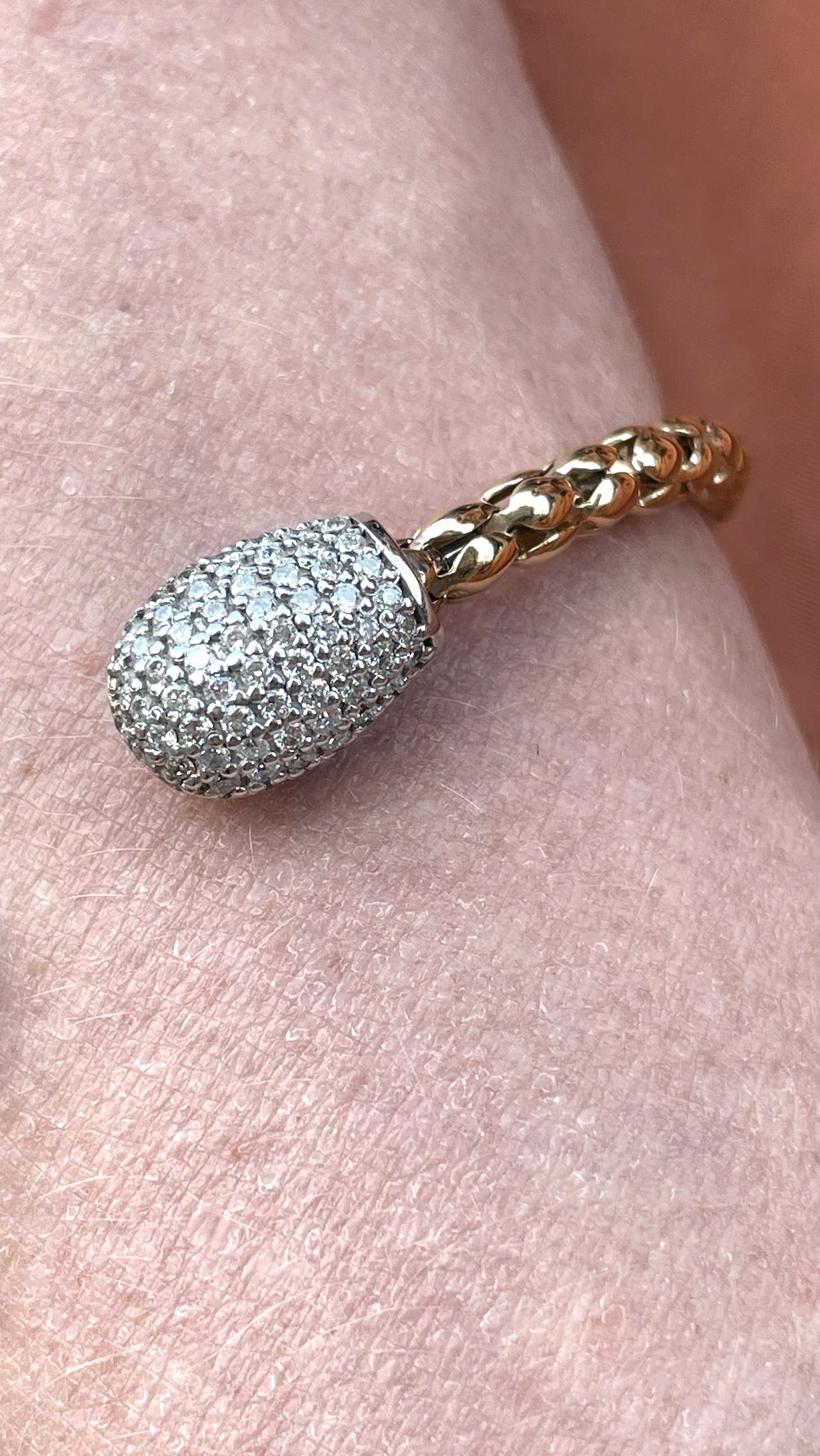 14K Yellow Gold Diamond Pavé End Weave Bangle – 1.25 TCW