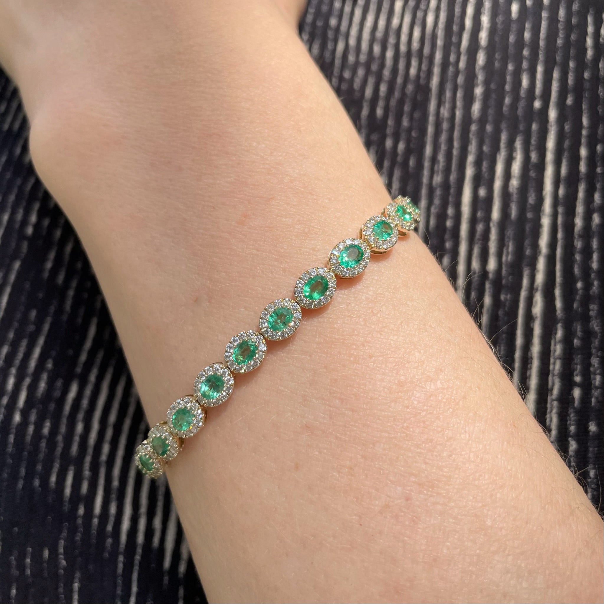 18K Yellow Gold Emerald & Diamond Halo Bracelet – 6.25 TCW