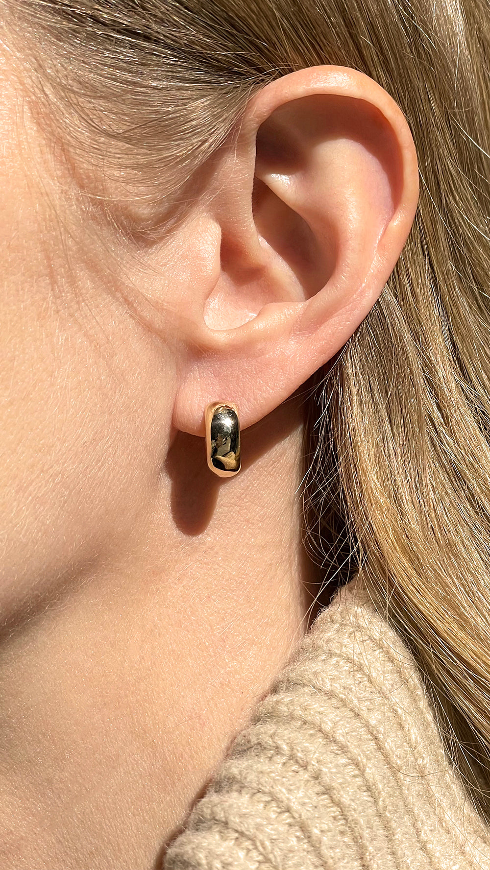 Polished Wide Huggie Hoop Earrings | 14K Yellow Gold