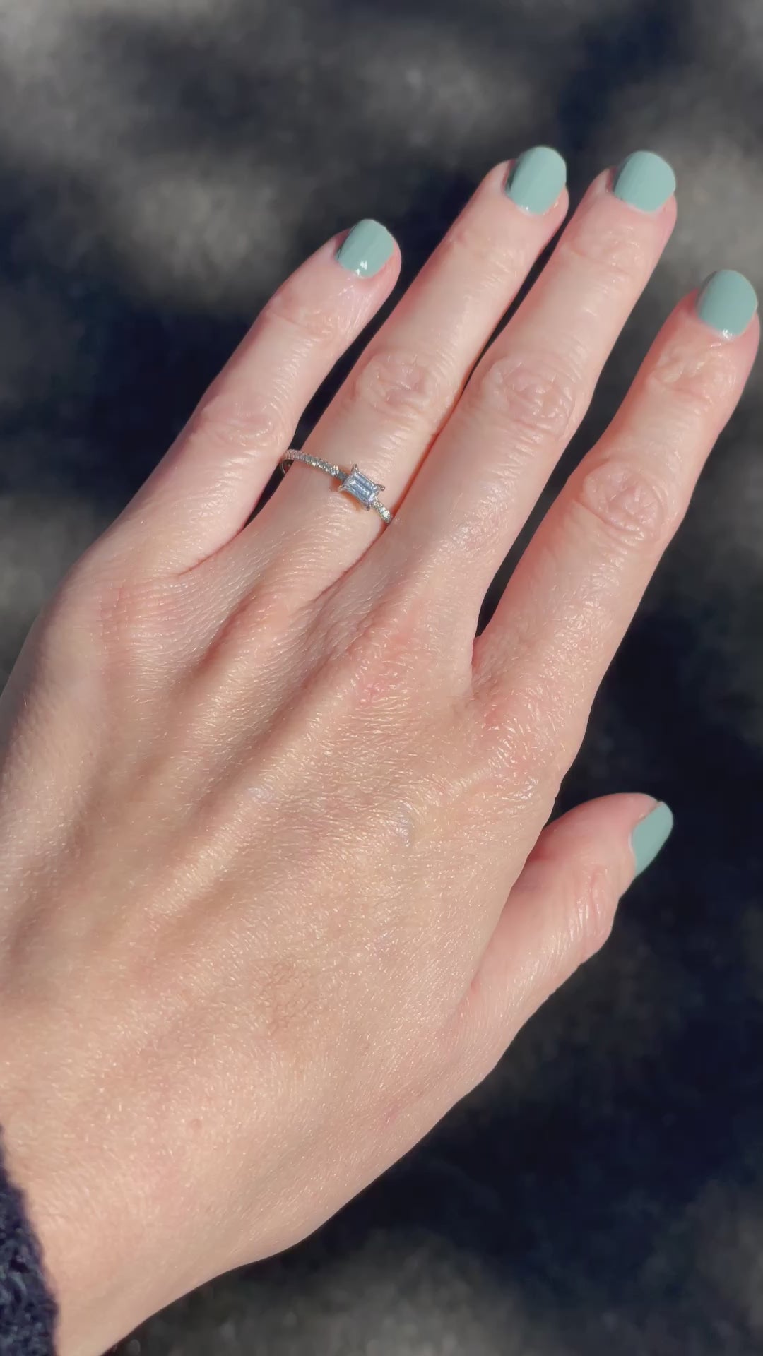 Baguette Diamond Robin Ring | The Douglas Elliott Signature Series_Video2