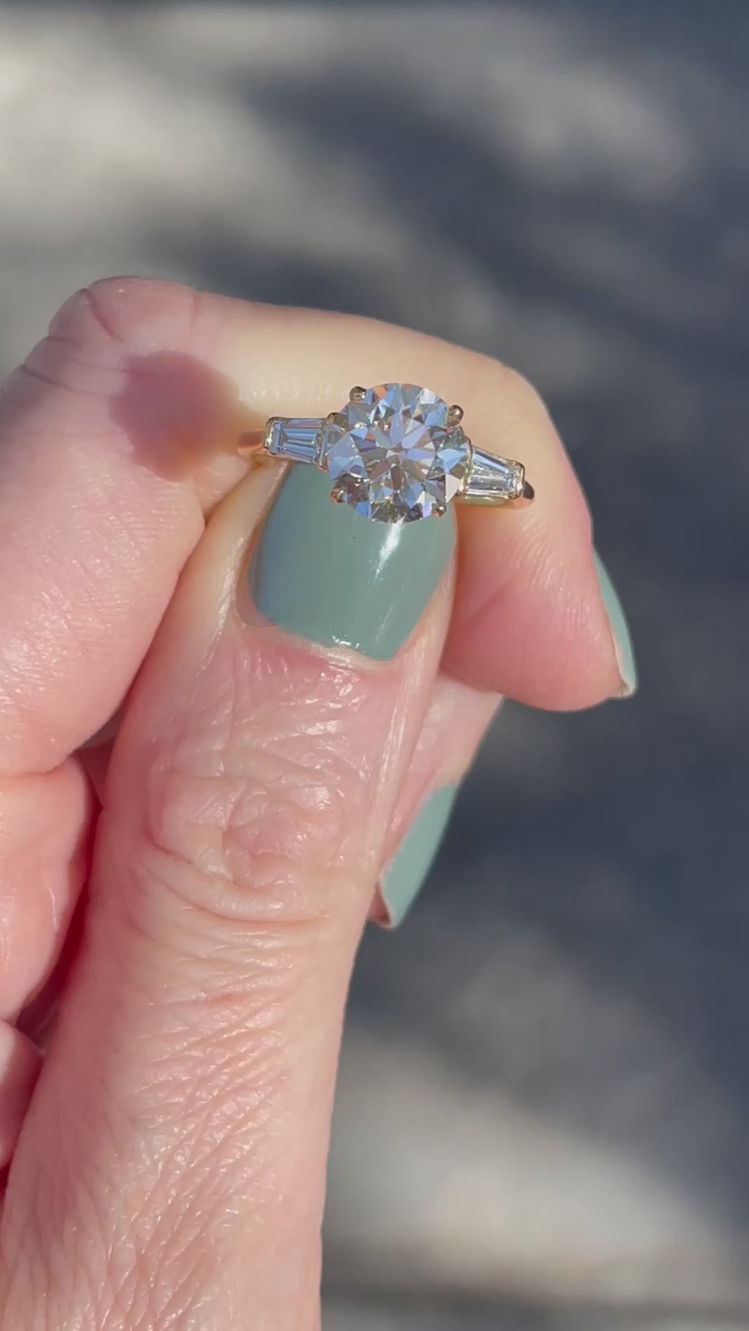 Round_Brilliant_Three_Stone_Flush_Fitting_Diamond_Engagement_Ring_Marisa_Perry_by_Douglas_Elliott_G11254_Video1