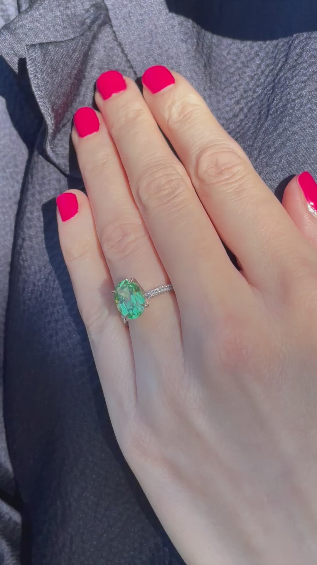 Mint Green Garnet Double Row Robin Platinum and Diamond Ring_G18492_Video