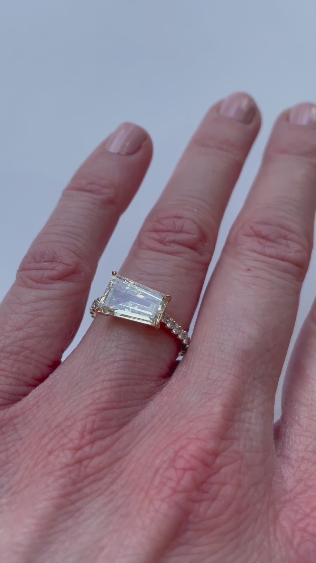 18K Yellow Gold Fancy Tapered Diamond Ring – 2.74 Carat Center with Pavé Diamonds_A34631_Video2
