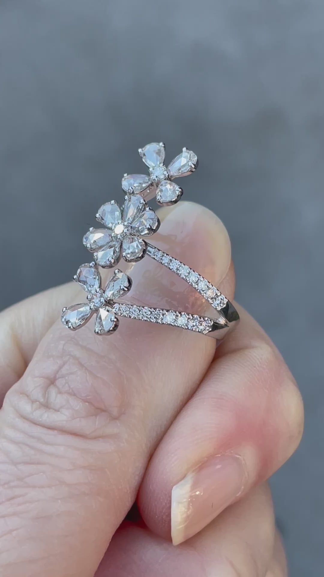 18K White Gold 3-Flower Wrap-Around Diamond Ring_A29597_Video