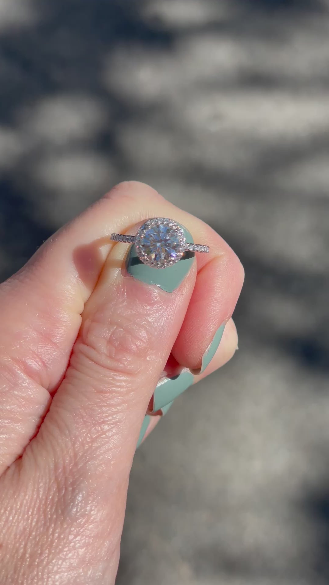 The_InLove_Setting_with_a_Round_Brilliant_Cut_Diamond_Marisa_Perry_by_Douglas_Elliott_G11045_Video2