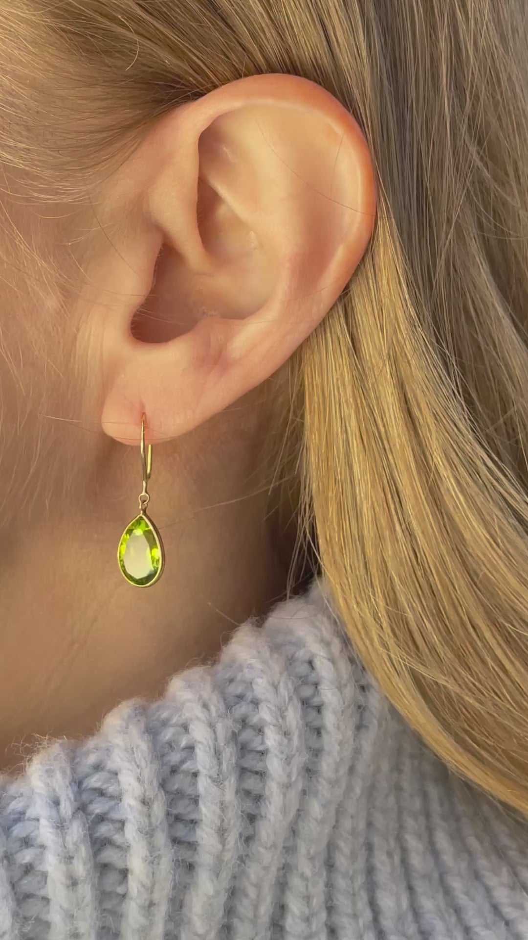 18K_Yellow_Gold_Pear_Shaped_Peridot_Earrings_A29545_Anu_Video