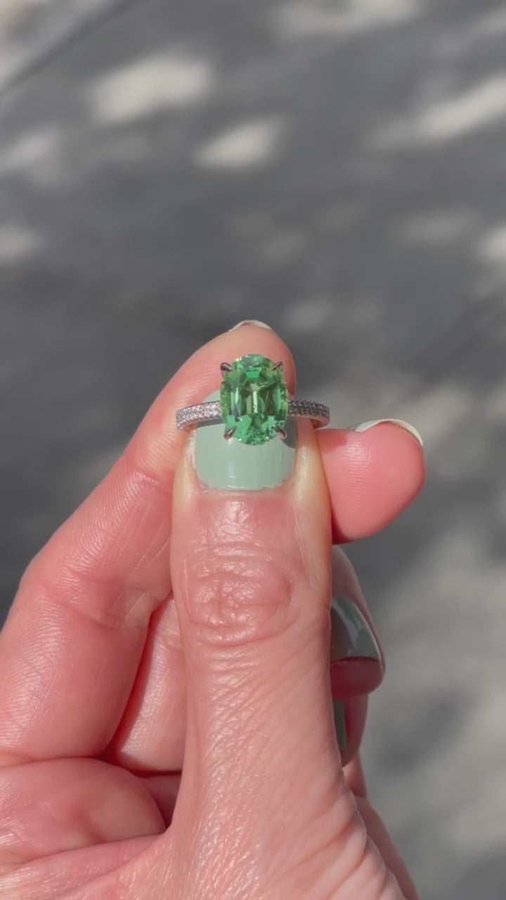 Mint Green Garnet Double Row Robin Platinum and Diamond Ring_G18492_Video4