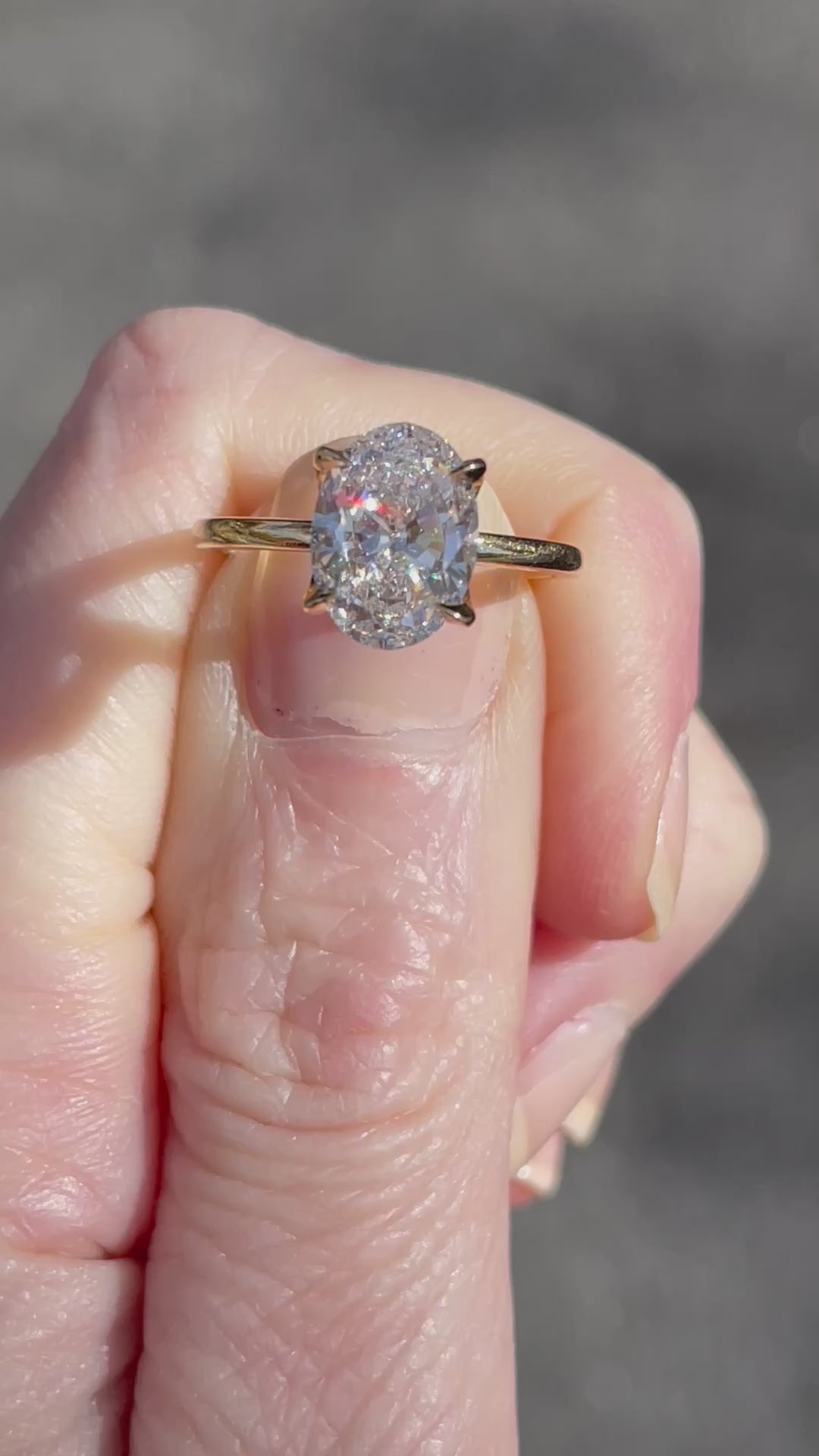 2.21_Carat_Oval_Robin_Setting_18k_Yellow_Gold_Marisa_Perry_by_Douglas_Elliott_G18482_Video2